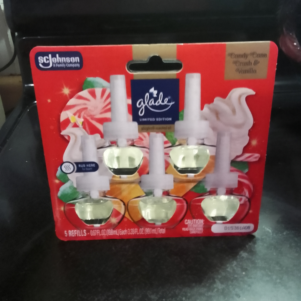Glade‎ Candy Cane Crush & Vanilla Oil Refills 5 CT Limited Edition